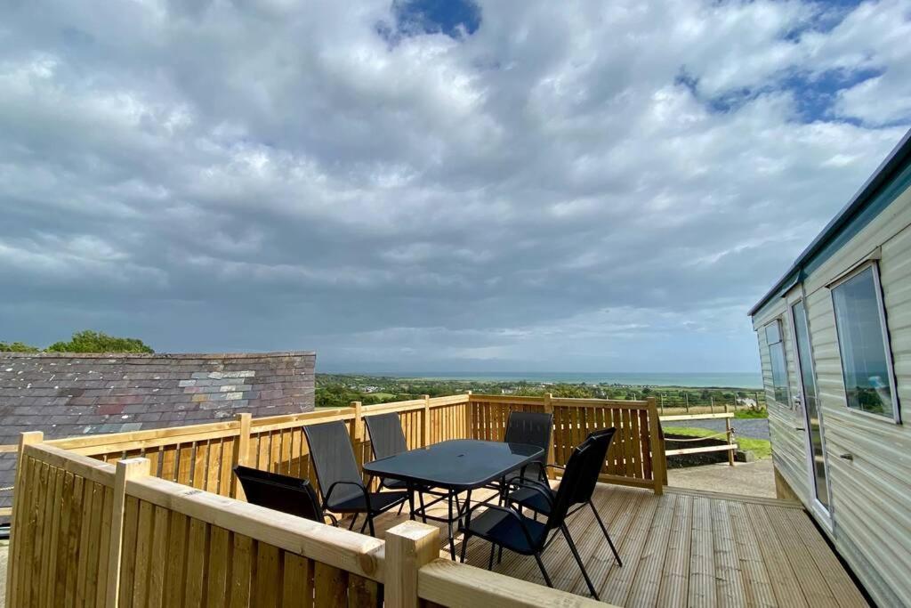 Willa Snowdon Bay - North Wales - Stunning Llyn Peninsula Mountain & Ocean Views - Wilde Retreats Pwllheli Zewnętrze zdjęcie